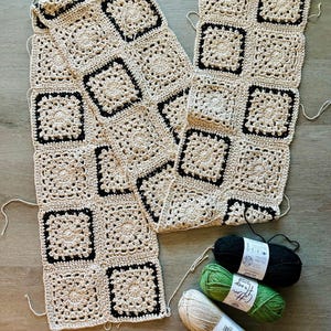 Patroon tafelloper gehaakt | DIGITALE DOWNLOAD pdf | Boho-geïnspireerde vierkanten met textuur, eenvoudig haken, franje, woondecoratie afbeelding 9
