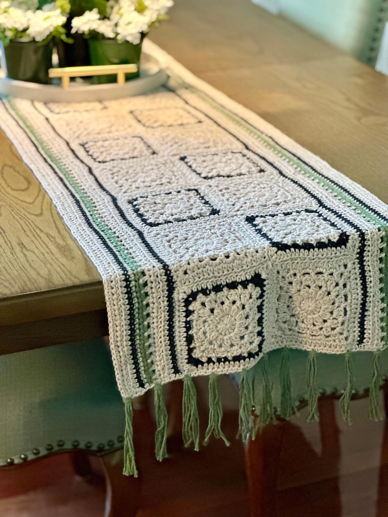 Patroon tafelloper gehaakt | DIGITALE DOWNLOAD pdf | Boho-geïnspireerde vierkanten met textuur, eenvoudig haken, franje, woondecoratie afbeelding 1