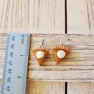 Pumpkin pie slice earring