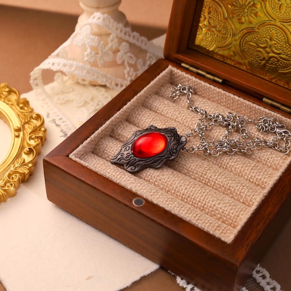 ハンドメイド品 デビルメイクライ ダンテ アミュレット Dmc amulet - Etsy 日本