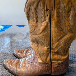 Durango Embroidery Alligator Western Boots Embossed Leather Mens 9.5 27 MEXICO Durango Brown Alligator Print Western Cowboy Boots 11.5D | eBay main image 4