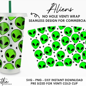 Puede incluir: Una descarga digital para una envoltura de taza reutilizable con un patrón sin costuras de extraterrestres verdes con ojos negros sobre un fondo blanco. El texto "Aliens" y "No Hole Venti Wrap" está incluido en el diseño. El diseño está predimensionado para una taza fría Venti.