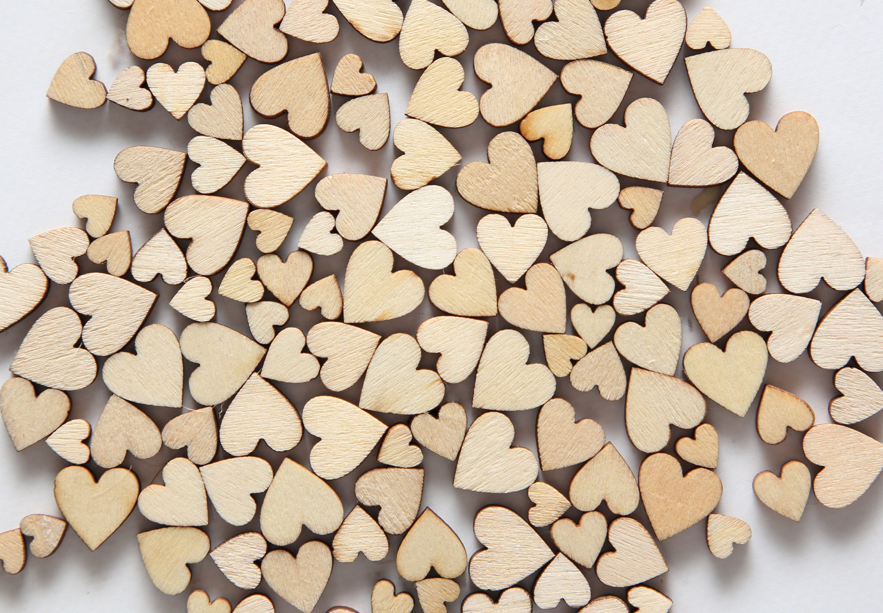 Wooden Heart Confetti, 1/2 inch x 3/8 inch Mini Wooden Hearts for Wedding  and Party Table Scatter, Unfinished Wood Heart Cut Outs for Crafts, Pack of  1,000 by Woodpeckers 