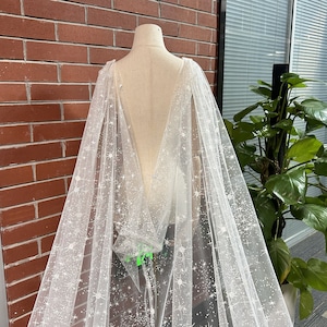 Prachtige ster/maan bruidssluier Cape, sprankelende kathedraal bruiloft Cape, glitter bruidssluier, dromerige Sparkle Cape, aangepaste bruiloft Cape