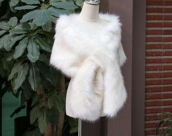 Beige bridal faux fur wrap/Faux fur bolero/Evening party fur shrug/Ivory fur wrap/Bridesmaid fur stole/Bridal fur shawl/Wedding fauxfur cape