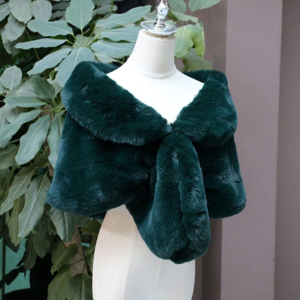 Unique emerald green fur wrap/Faux fur wrap/Bridal fur wrap/Bridesmaid fur shawl/Bridal fur stole/Bridesmaid fur stole/Evening fur wrap boho