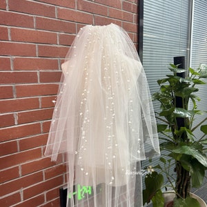Puffy Pearls Chain Bridal Veil, Beautiful Lace Veil, Short Wedding Veil, Two Layers Veil, Fingertip Veil, Veil with Blusher, Custom veil