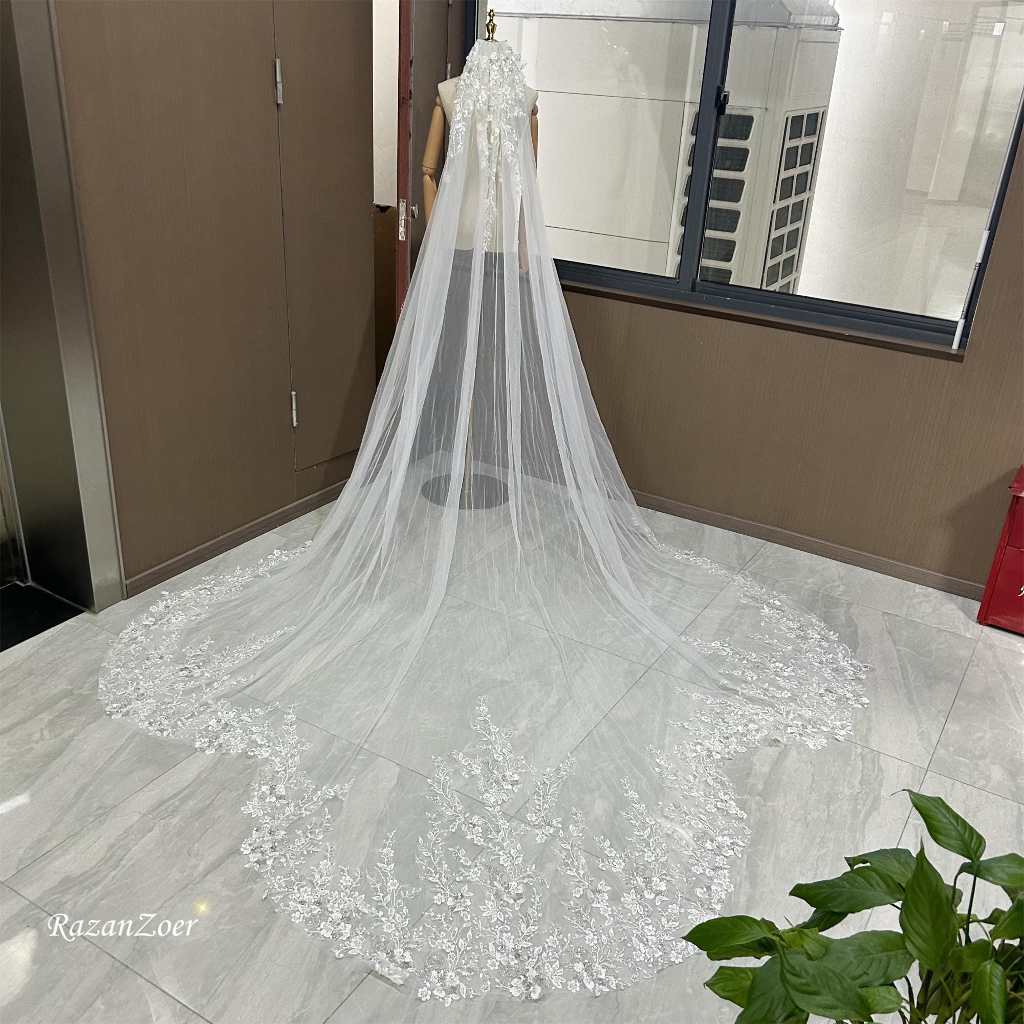 Top Silver Beaded Floral Lace Wedding Veil, Sparkling  display picture 2