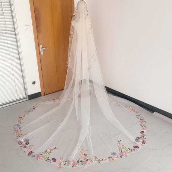 Colorful Floral Lace Trim Veil, Lace Edge Bridal Veil  display picture 3