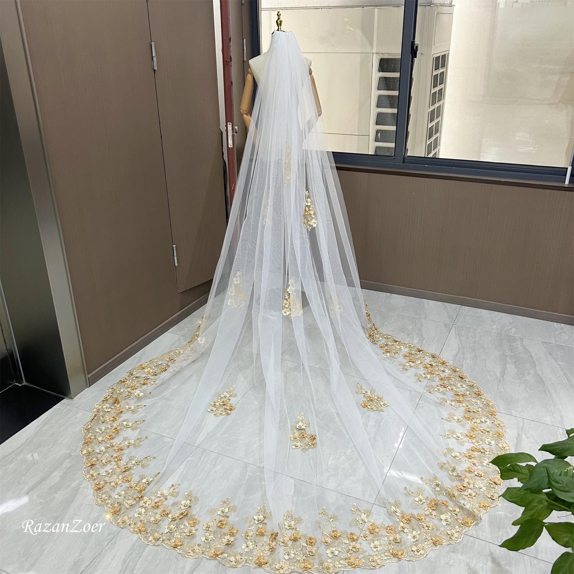 Golden Lace Veil, Wedding Veil With Pearl Details, Scalloped 