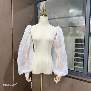 ボタン付きパールチュールスリーブ、ウェディングドレス用取り外し可能スリーブ、ブライダルスリーブ、取り外し可能な上腕二頭筋スリーブ、カスタムウェディングスリーブ