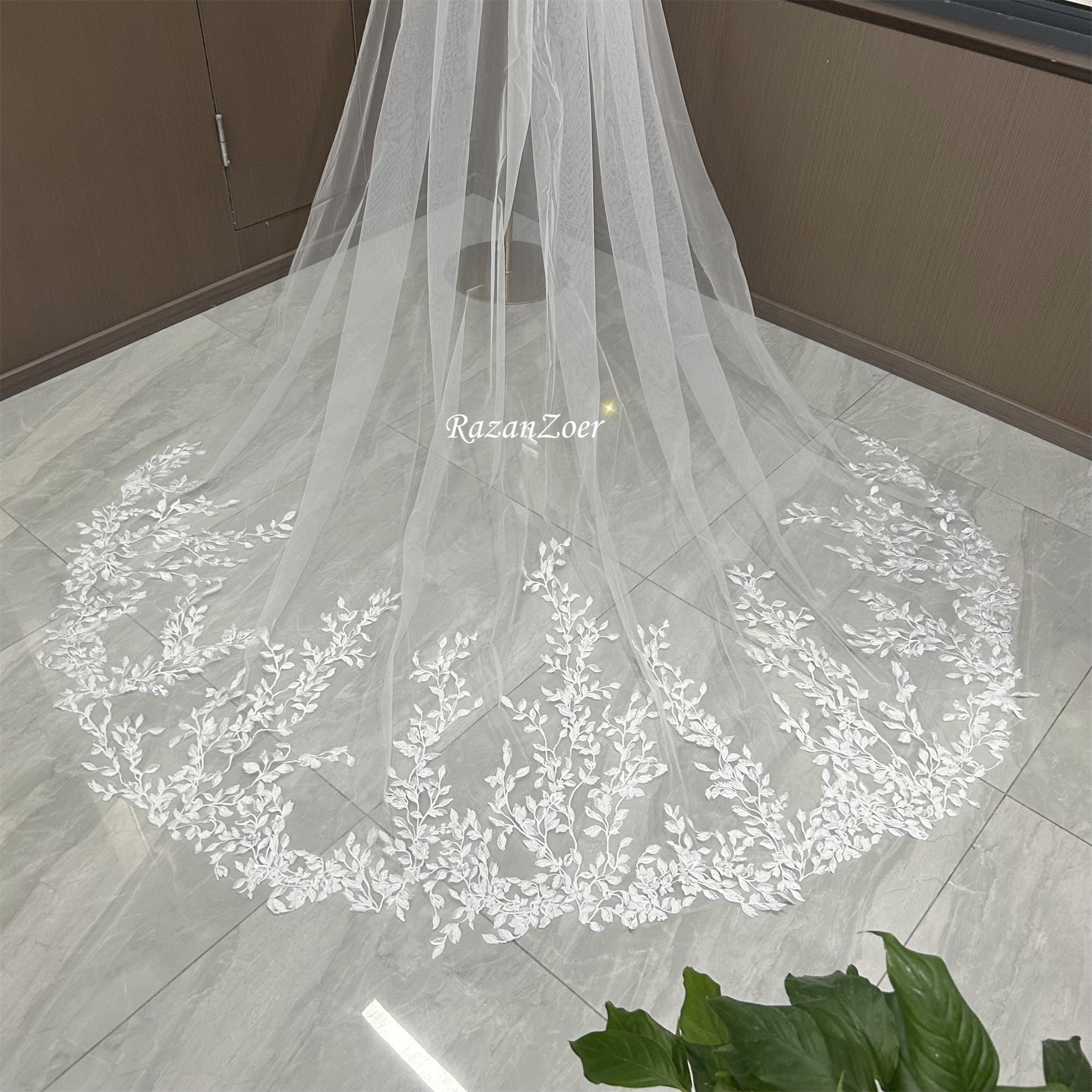 Leaf Lace Veil Wedding Veil, Bridal Veil with Leaf, Floral Leaf Veil, Vintage Leaf Lace Veil Boho Cathedral Veil, Ivory Leaf Lace Veil,Comb