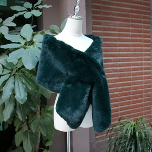 Soft faux fur shawl/Emerald green fur wrap/Winter wedding fur cape/Formal party shawl/Bridesmaid fur wrap/Engagement fur stole image 7