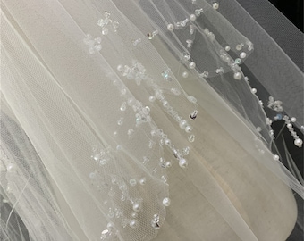 Beads edge veil with pendant/Beading pearls short wedding veil/Fingertip bridal veil/Two layers veil/Ivory Veil/Bohemian veil/Classic veil