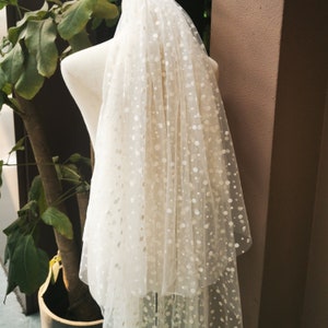 Champagne polka dot veil for bride/Short wedding veil/2 tier veil/Fingertip bridal veil/Classic bridal veil/Veil with blusher/Custom veil