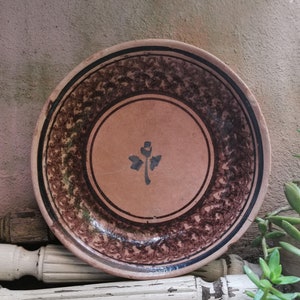 XL - Plato antiguo de terracota hecho y pintado a mano que data de finales del siglo XIX, Caltagirone (Sicilia - Italia)