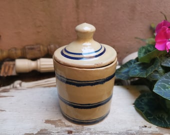 Delicious glazed terracotta jar dating from the 1930s, Grottaglie (Puglia - Italia)
