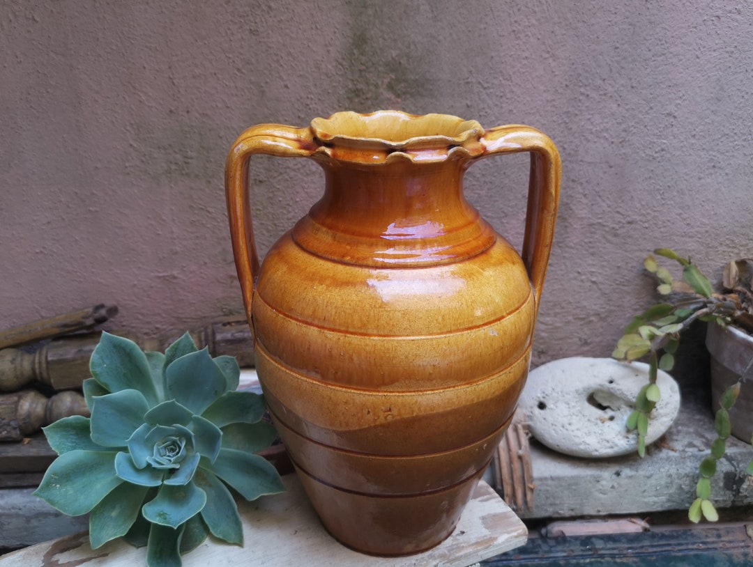 From Amphora To Glazed A Terracotta Journey - 4604n7u