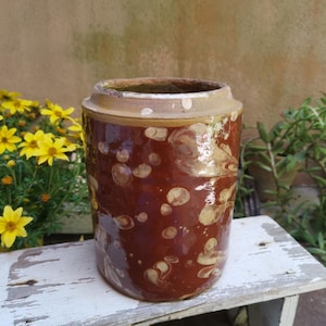 Maceta antigua de terracota esmaltada, de principios del siglo XX, Grottaglie (Puglia, Italia)