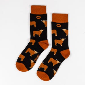 CALCETINES DE BAMBÚ / VACA / Calcetines de vaca de las Tierras Altas / Calcetines de animales de granja / Calcetines negros / Regalo para él / Regalo para ella / Regalos de granja / Regalos de granja