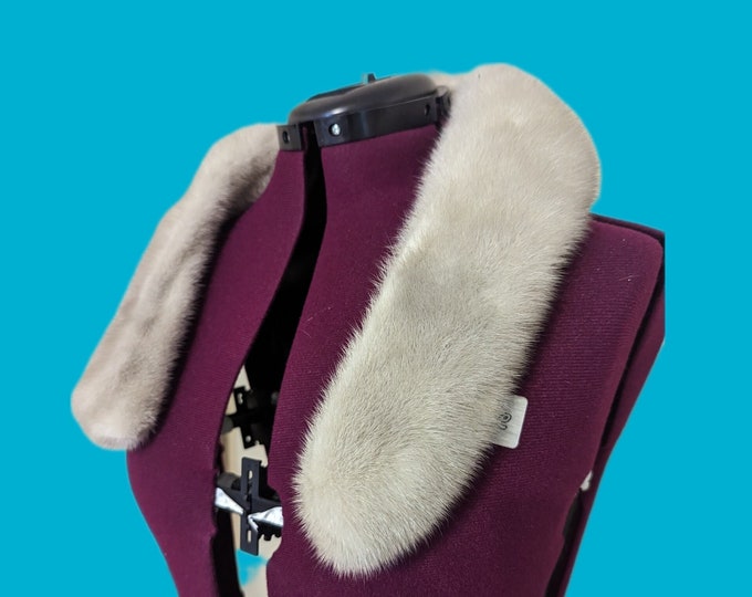 Featured listing image: Vintage Mink stole collar Double sided