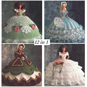 Puede incluir: Cuatro vestidos de muñeca de ganchillo en diferentes colores y estilos. Los vestidos están hechos con encaje delicado y tienen un aspecto vintage. Los vestidos son para muñecas de 30,5 cm de alto. El texto "12 in 1" está impreso en la imagen.
