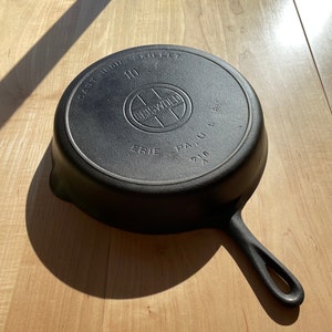 Griswold #10 Cast Iron Skillet w/ Large Logo & Heat Ring