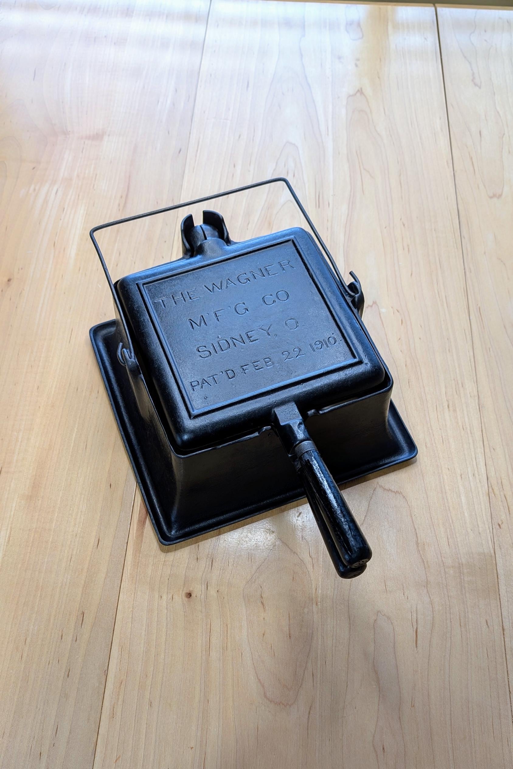 Vintage Wagner Waffle Iron - Etsy