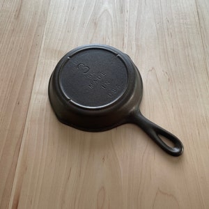 Vintage Lodge #3 Cast Iron Skillet
