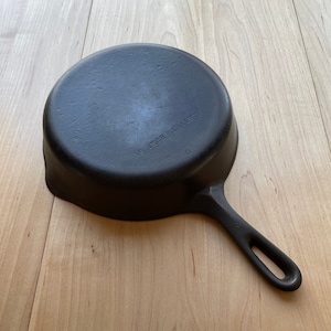 Unmarked Wagner Ware #6 Cast Iron Skillet
