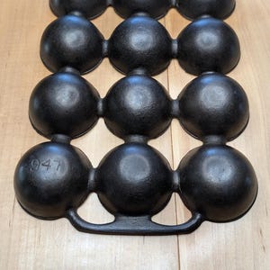 Griswold No. 9 Golfball Pan P/N 947-See Description