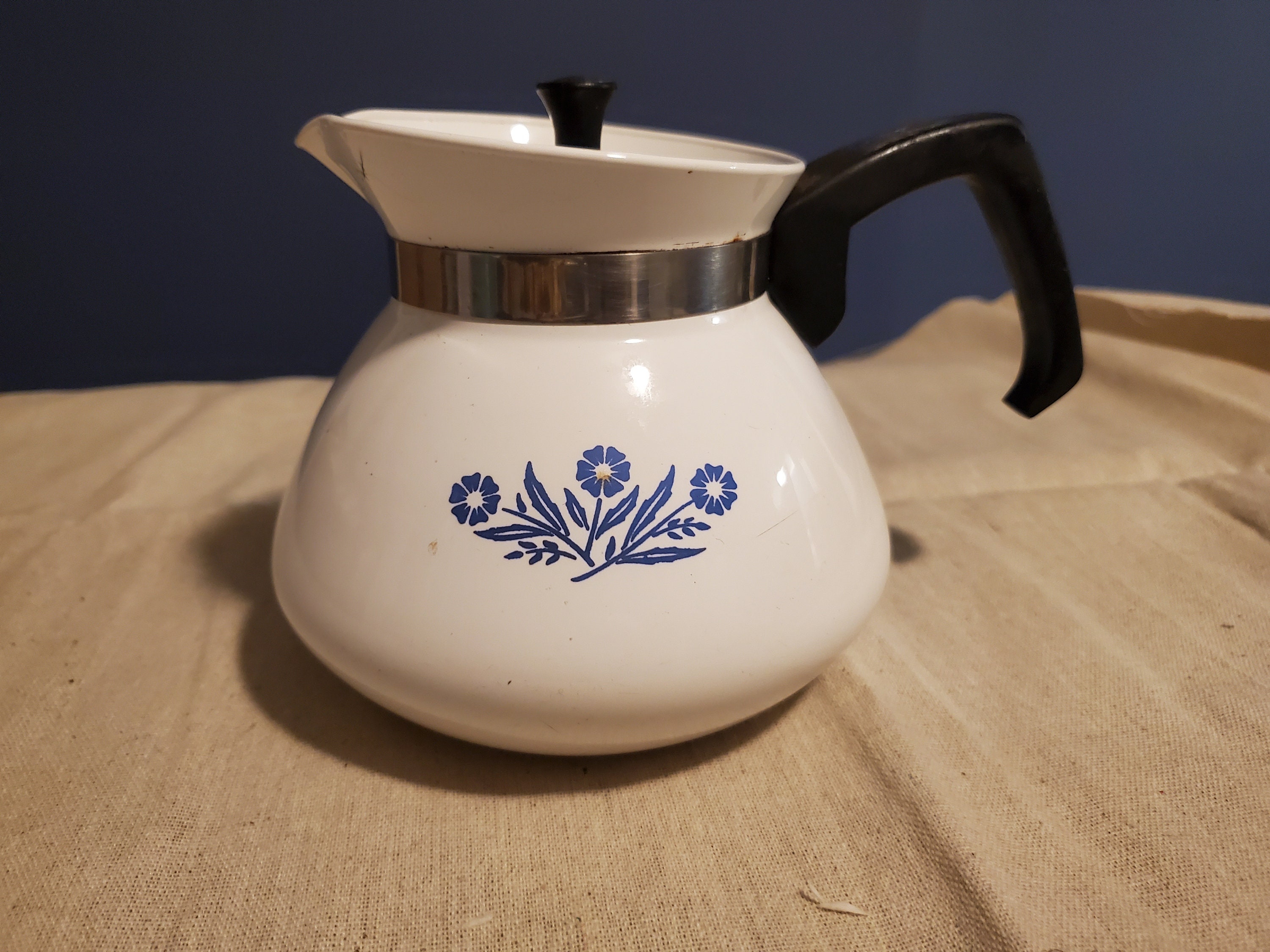 Vtg. Corning ware Pyroceram Blue Cornflower coffee tea pot 6 cups W/ Metal  Lid