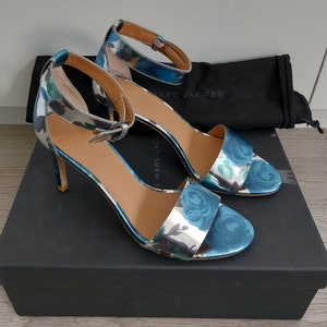 Summer silver pump 2025