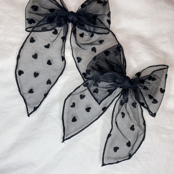 Black Hearts Tulle Fable Bow-Sheer Black Large Halloween Bow