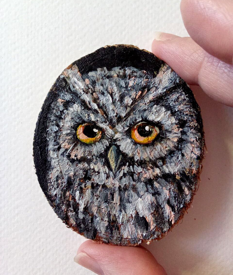 Long-eared owl in a hollow original painting on a round cut of wood with acrylic Miniature 2.3x2.3 i