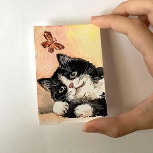 Chat et papillon noirs et blancs ACEO ORIGINAL ART.