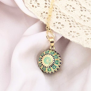 AGATHA Gold Pregnancy Bola | Pregnant Women&#39;s Necklace | Gift Idea for Future Moms | Pregnancy Necklace (Green, Blue, Gold)