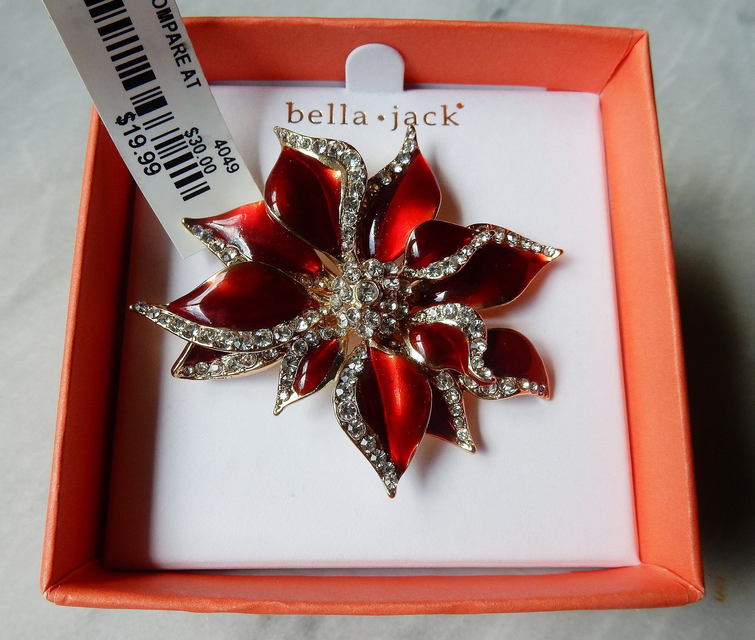 Bella brooch sale
