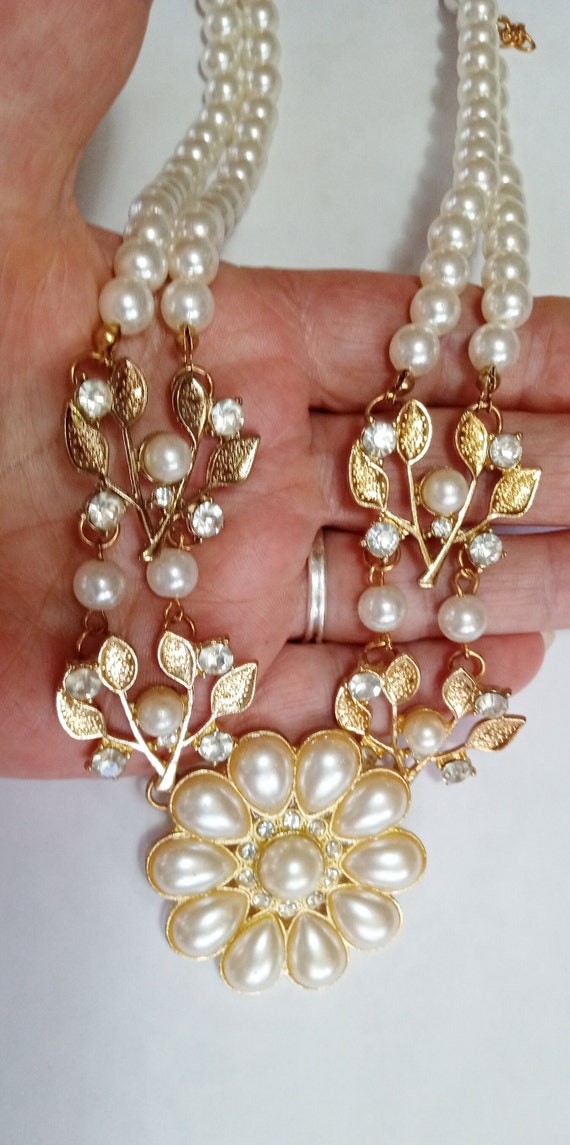 Glamorous Necklaces; Faux Pearls Flower & Enamele… - image 5