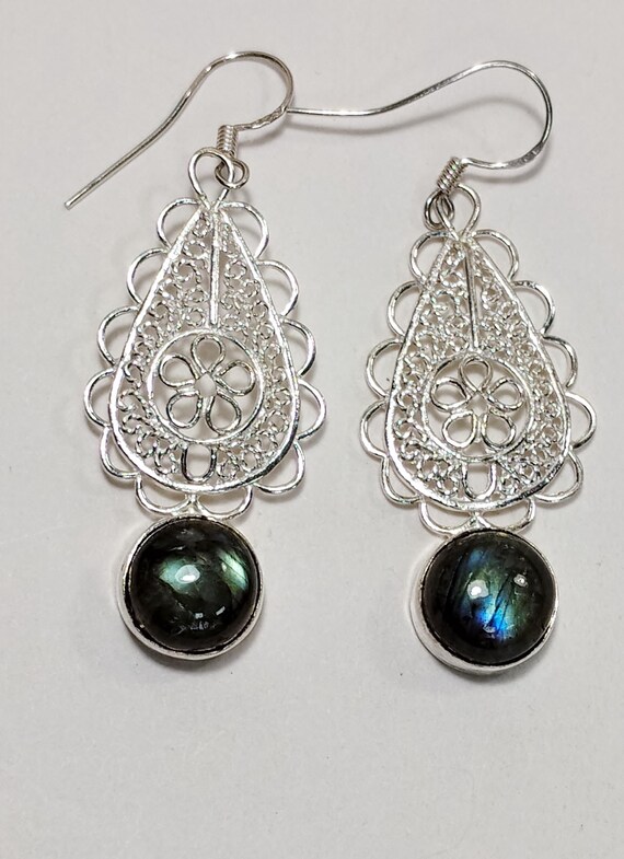 Beautiful Labradorite Gemstone Dangle Earrings wi… - image 1