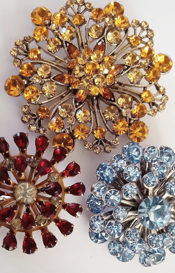 Beautiful Golden Yellow Sparkly Flower Brooch, Red