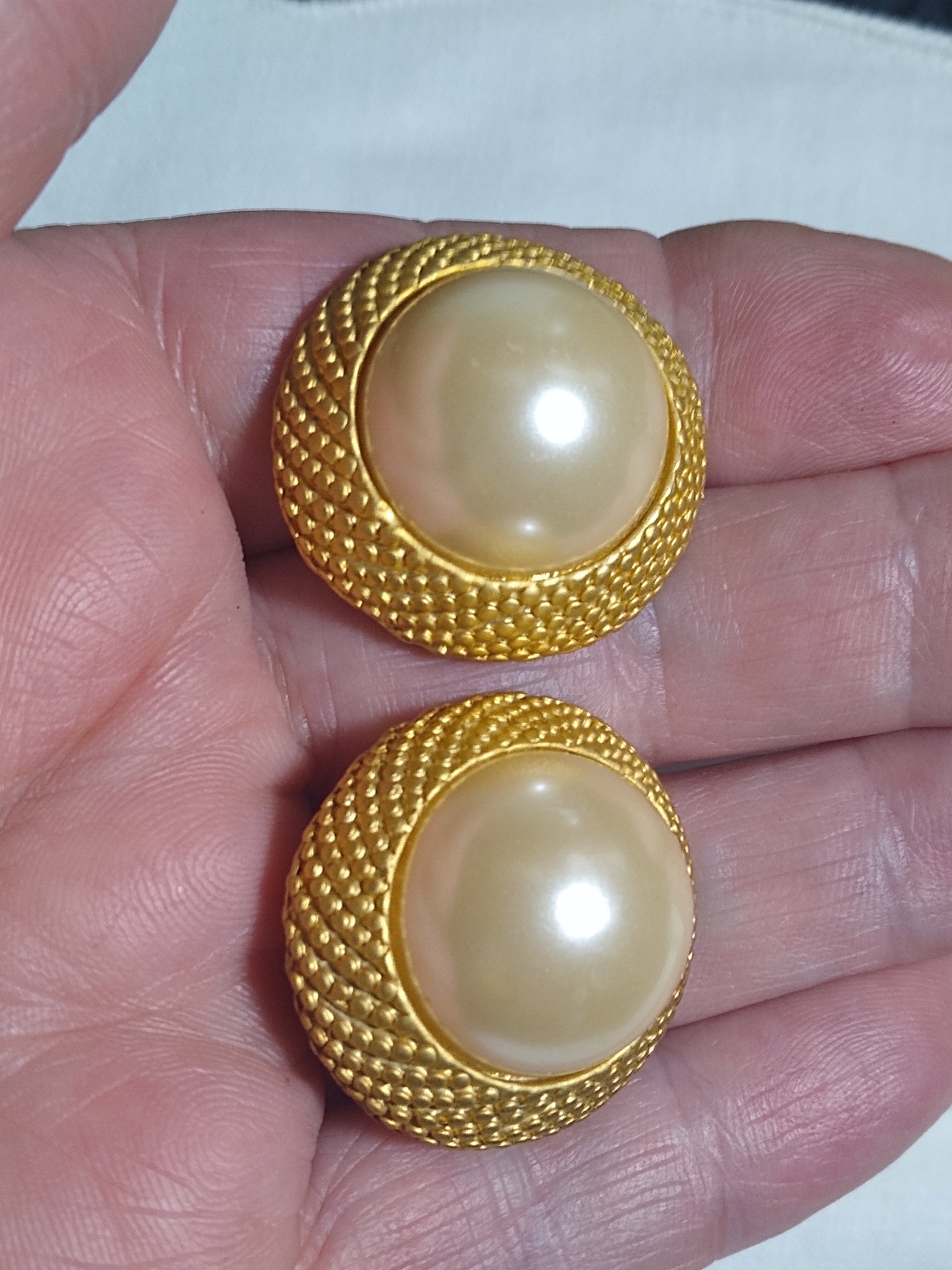 Vintage Cabochon Faux Pearl Textured Gold Tone Classy Clip on Earrings