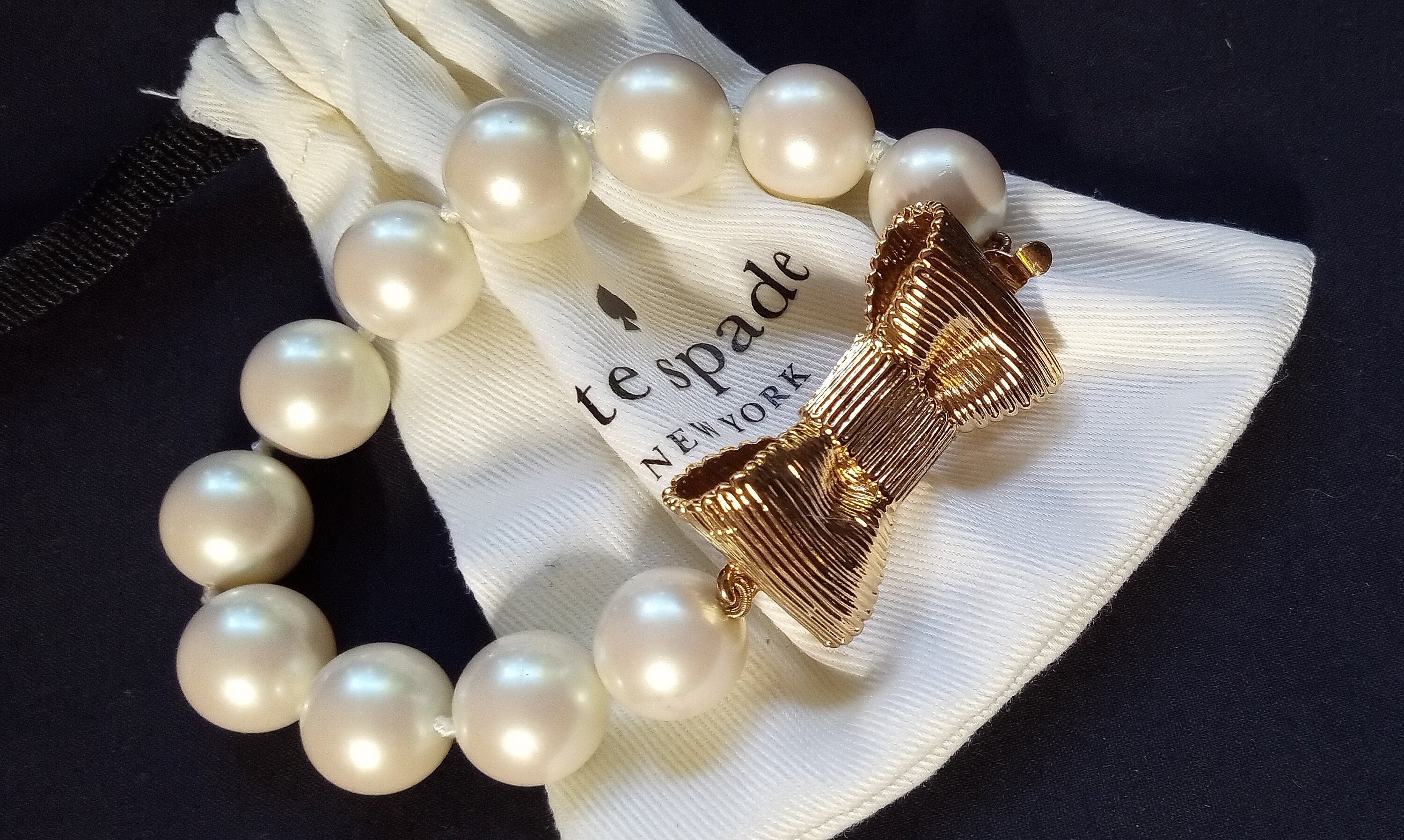 Kate Spade Bracelet All Wrapped Up in Pearls Gold Bow Jewelry Ivory BEAU