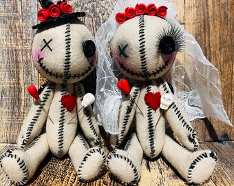 WEDDING VOODOO DOLL ACCOUTREMENTS main image 0