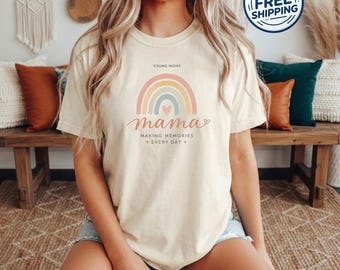 Camiseta Young Moms Mama Comfort Colors color marfil, camiseta estilo boho para el Día de la Madre.
