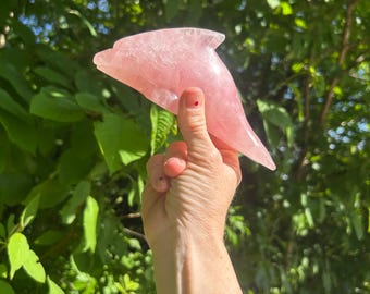 Dolphin made of rose quartz (carving in China)
