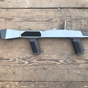 The Next Generation TNG DS9 Phaser Rifle