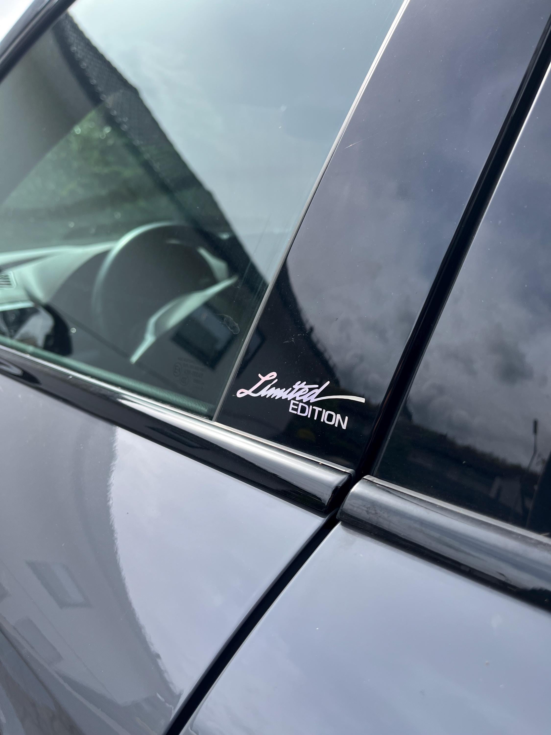 Black Edition Aufkleber Auto Love Car - Schwarzer Perlen-Effekt | 20x8 Cm ORACAL Folie