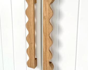 Poignées ondulées en bois -LIVRAISON RAPIDE- pour tiroir de porte d'armoire. Poignée de tiroir de cuisine. Bouton pour bureau, commode, placard, commode, buffet