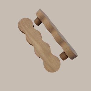 Curved Oak Drawer Pull – Modern Wave Cabinet Handle | Handmade Wood Knob for Kitchen, Dresser, Furniture